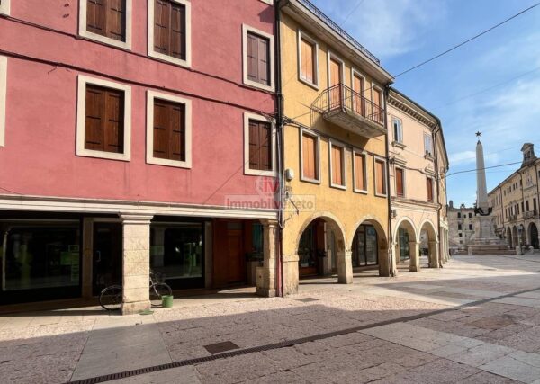 Villetta A Schiera piazza Garibaldi, Lonigo