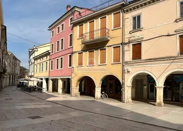 Villetta A Schiera piazza Garibaldi, Lonigo