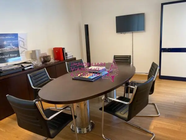 Ufficio via Coppino 100, Viareggio