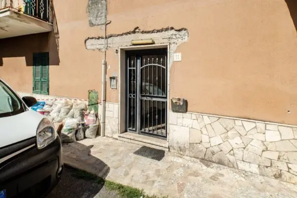 Appartamento via Corleto Perticara 11, Roma
