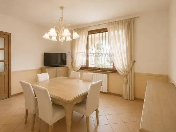 Villa via, Montignoso