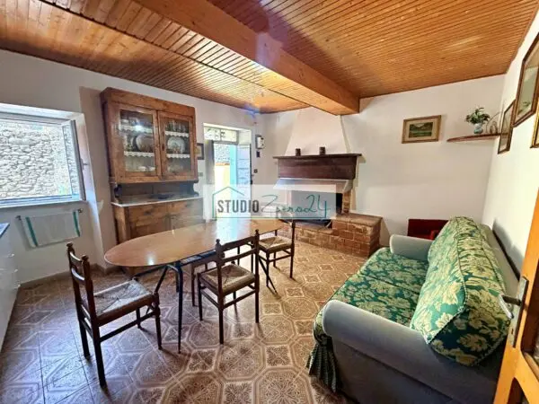 Casa Semindipendente via Cità, Seravezza