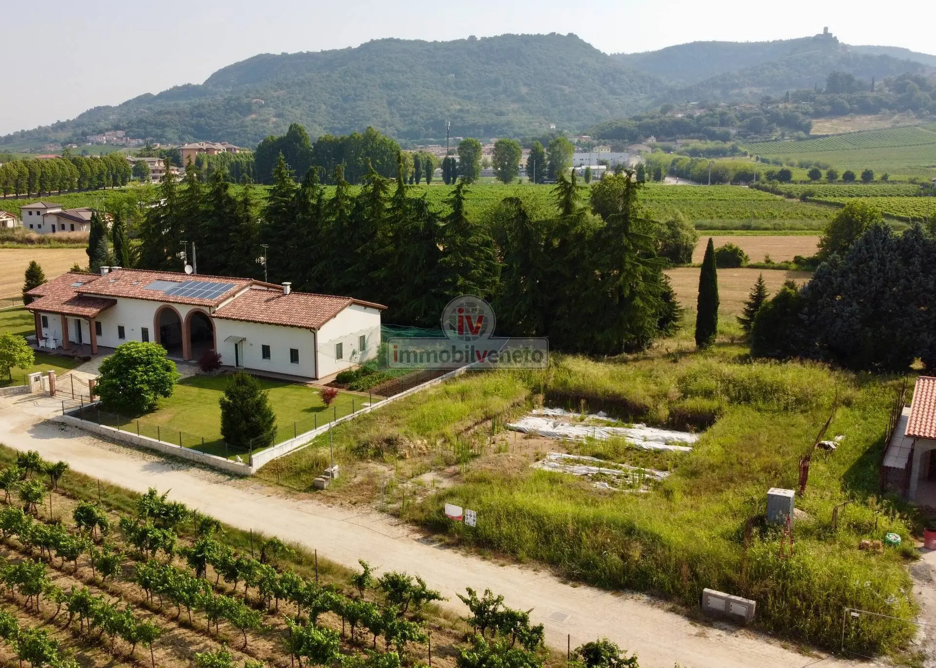 Immagine per Terreno Edificabile in vendita a Valdastico VIA MADONNA DEI PRATI 