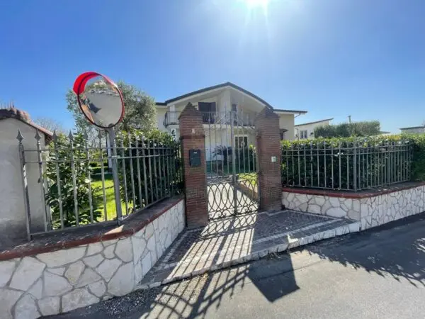 Villa via Avella, Avella