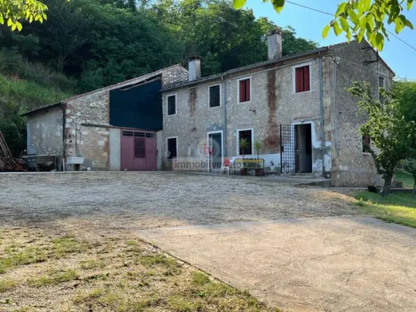 Casa Indipendente via Borgomale, Valdastico