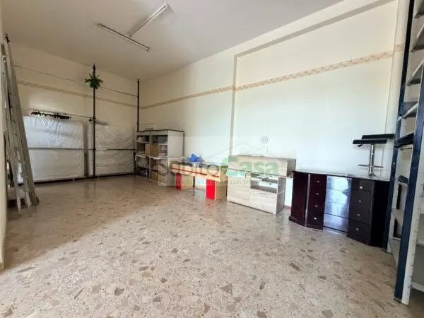 Magazzino via Lago Di Scanno 9, Villalfonsina