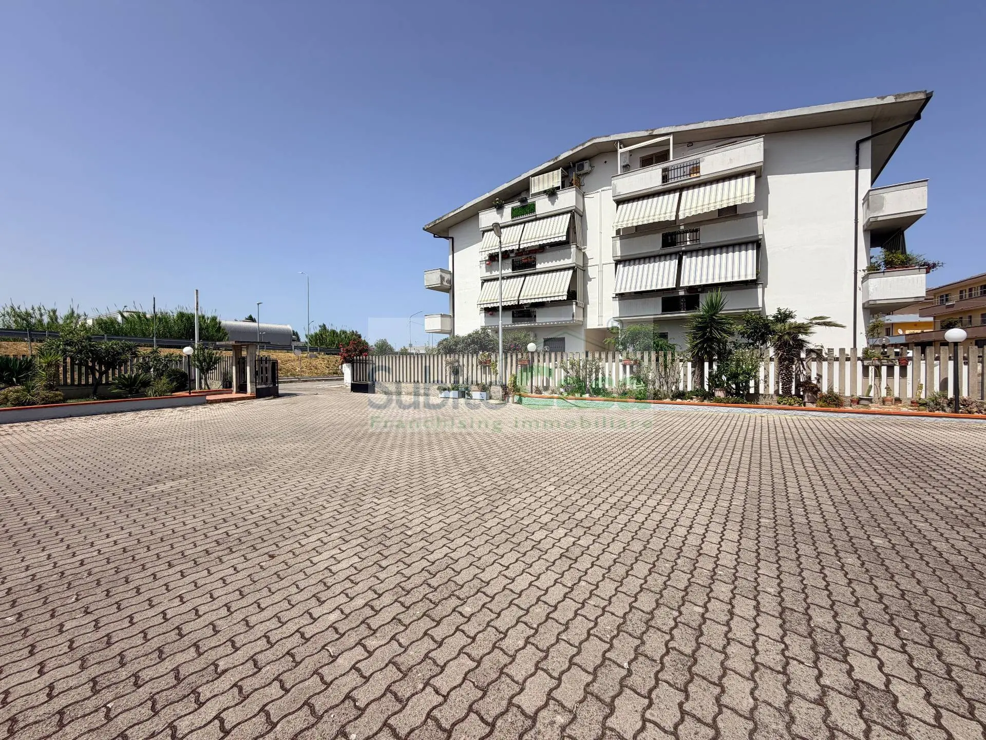 Immagine per Magazzino in affitto a Villalfonsina Via Lago Di Scanno 9