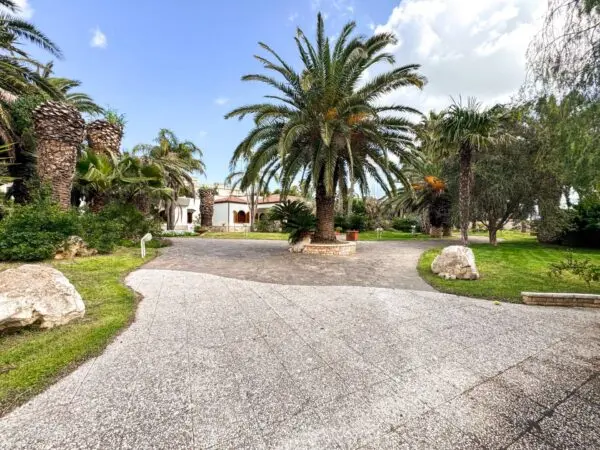 Villa via Calore 3, Lecce