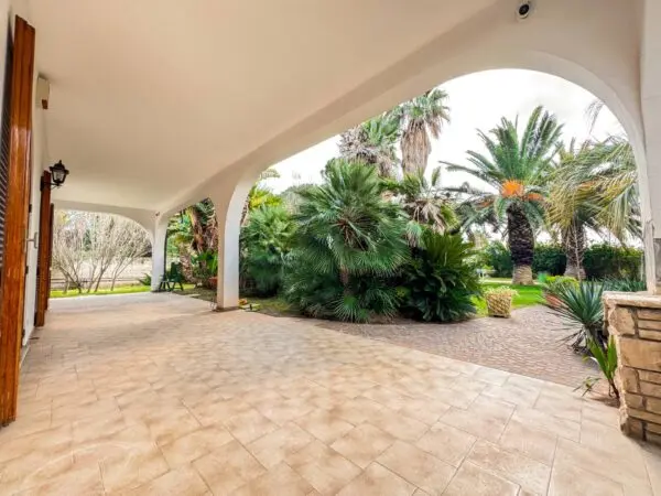 Villa via Calore 3, Lecce