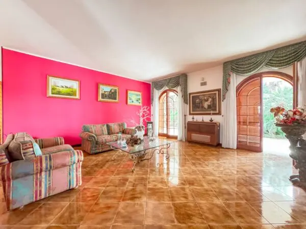 Villa via Calore 3, Lecce