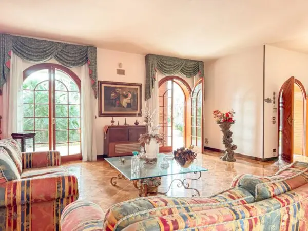 Villa via Calore 3, Lecce