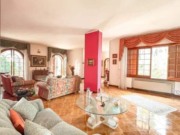 Villa via Calore 3, Lecce