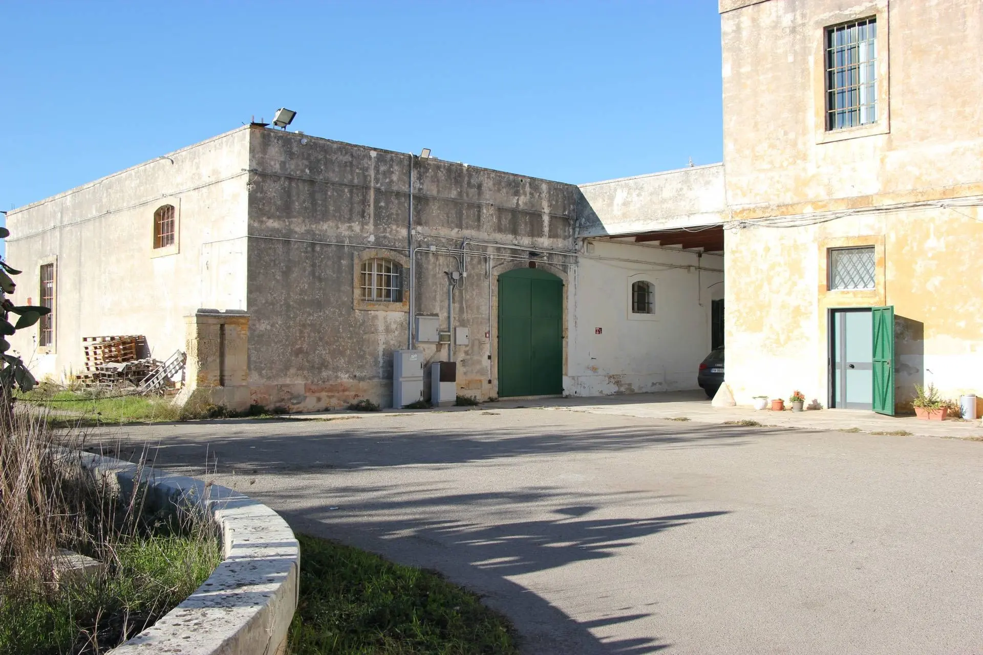 Immagine per Capannone Industriale in vendita a Lecce via Enzo Ferrari 