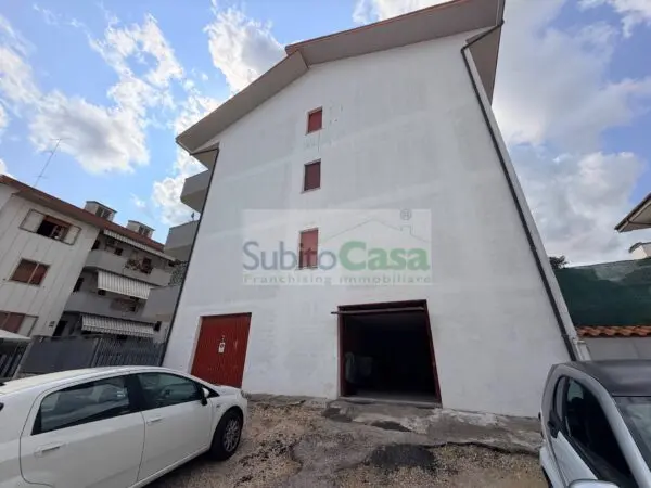 Box / Posto Auto via Degli Ernici 13, Chieti