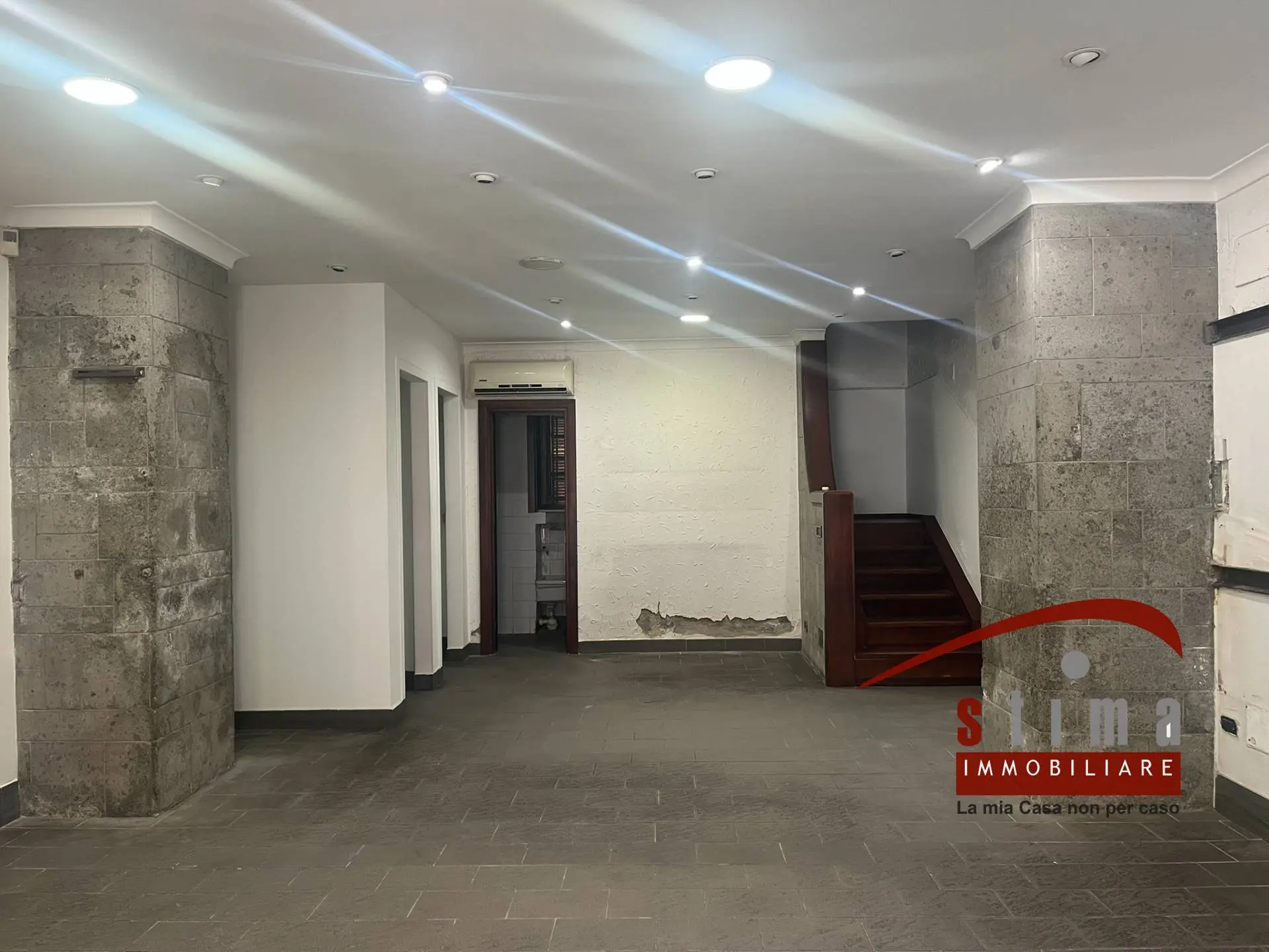 Immagine per Locale Commerciale in vendita a Siracusa corso umberto primo 81