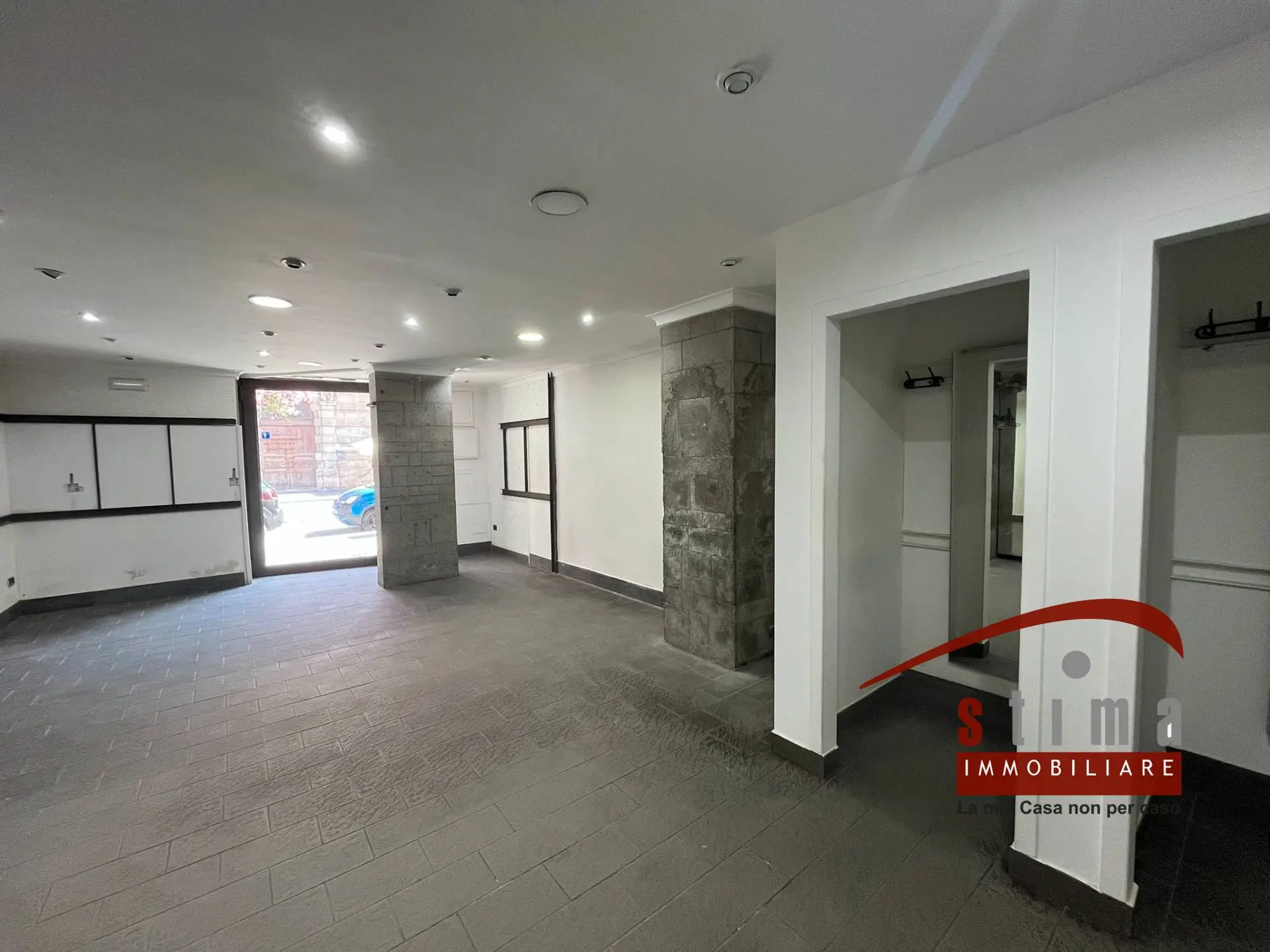 Immagine per Locale Commerciale in vendita a Siracusa corso umberto primo 81