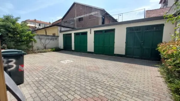 Box / Posto Auto via Nicola Fabrizi 73, Torino