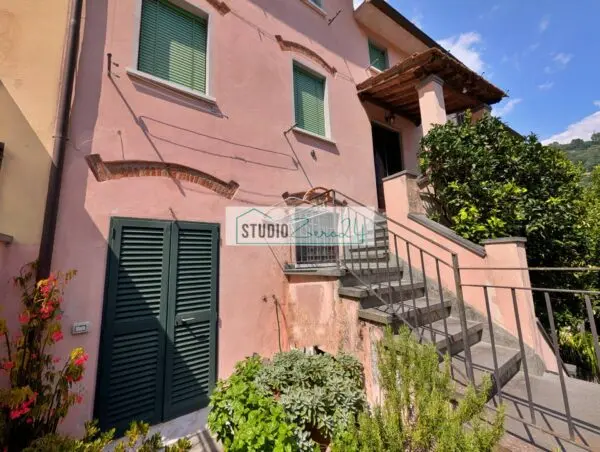 Casa Semindipendente via Strettoia, Pietrasanta