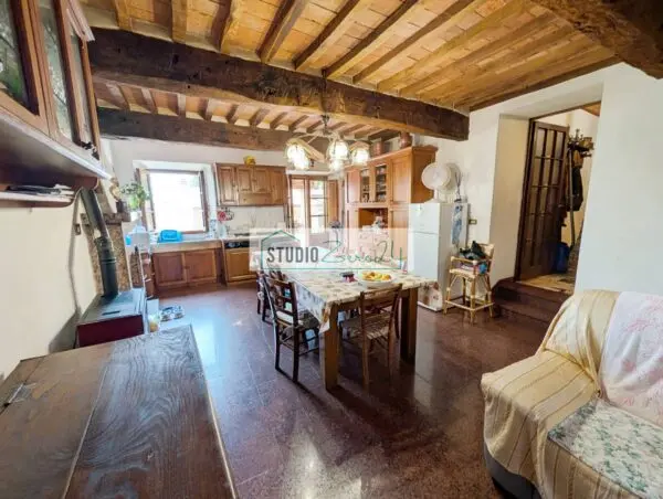Casa Semindipendente via Strettoia, Pietrasanta