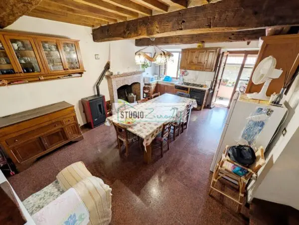 Casa Semindipendente via Strettoia, Pietrasanta