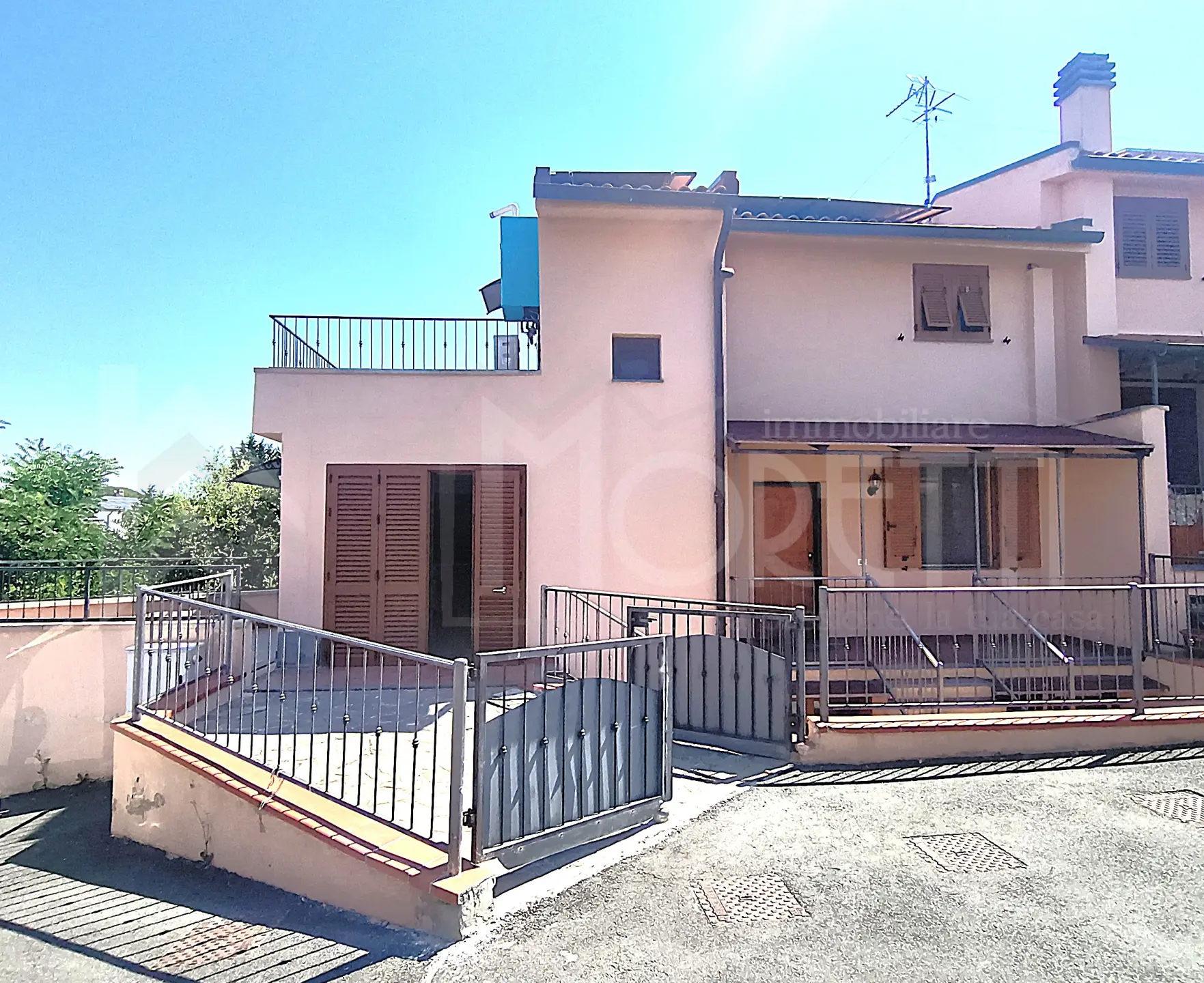 Immagine per Villa a schiera in vendita a Livorno via Del Pino