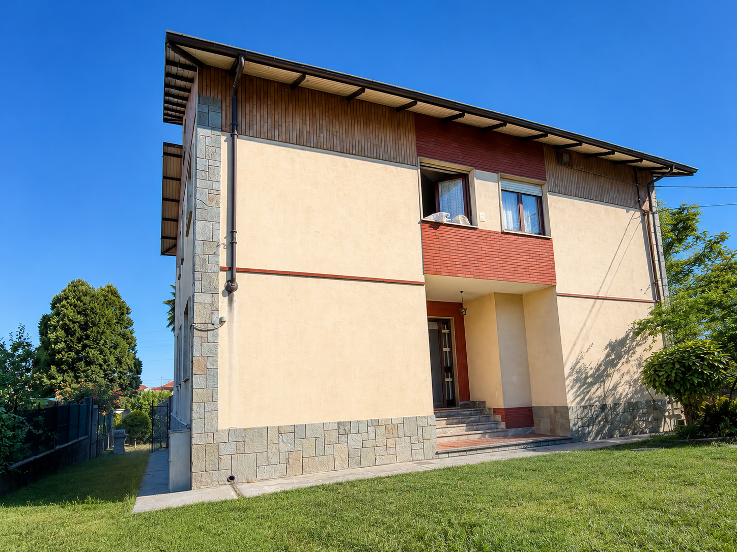 Immagine per ALPIGNANO – Splendido Bilocale Ristrutturato con Giardino Privato e Posto Auto