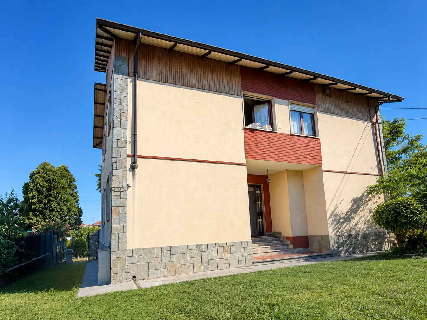 Immagine per ALPIGNANO – Splendido Bilocale Ristrutturato con Giardino Privato e Posto Auto