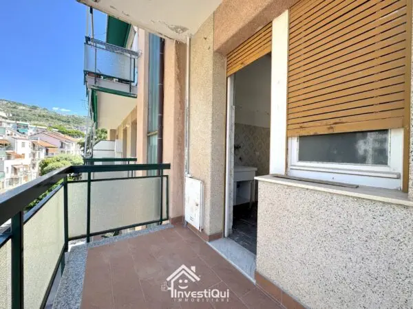 Bilocale viale Riviera 40, Pietra Ligure