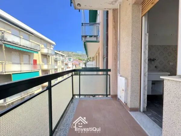 Bilocale viale Riviera 40, Pietra Ligure