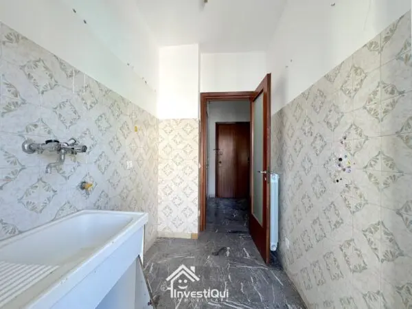Bilocale viale Riviera 40, Pietra Ligure