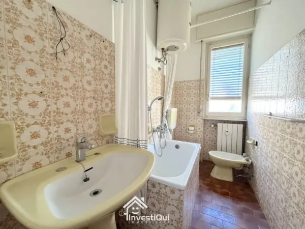 Bilocale viale Riviera 40, Pietra Ligure