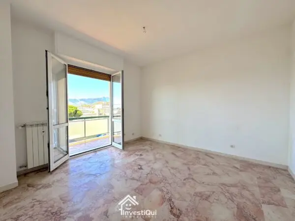Bilocale viale Riviera 22, Pietra Ligure