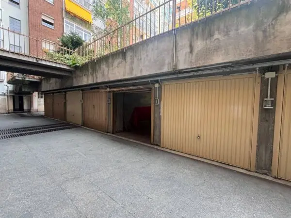 Garage via Albenga 22, Torino