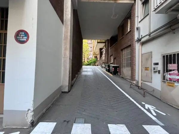Garage via Albenga 22, Torino