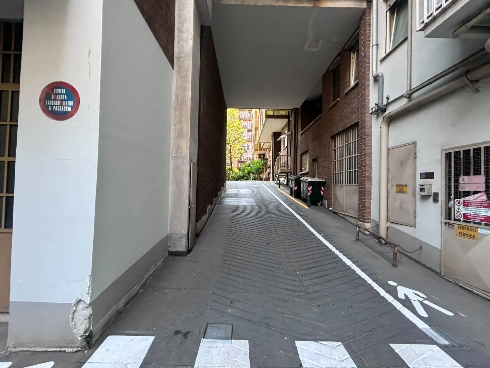 Immagine per Garage in vendita a Torino via Albenga 22