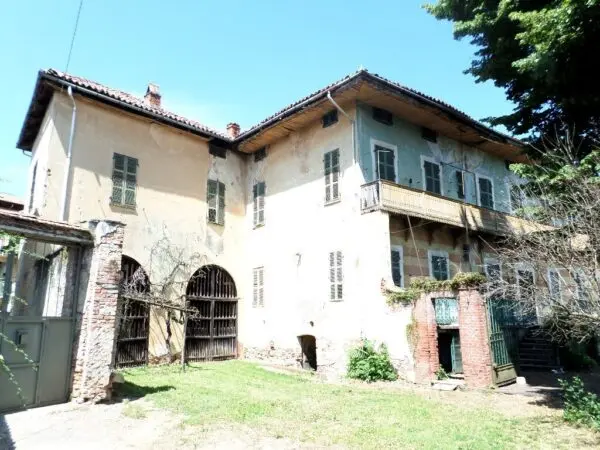 Casale via Roma 1, Levone