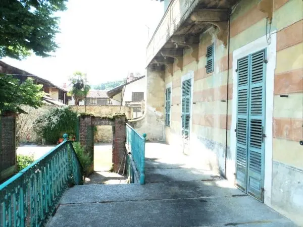 Casale via Roma 1, Levone