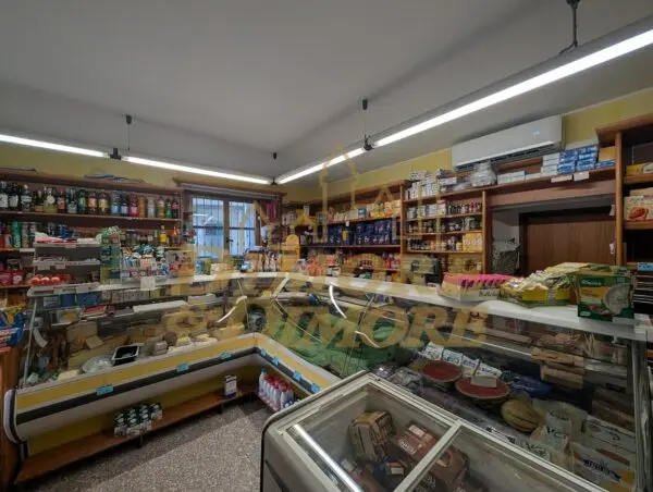 Alimentare piazza Bolzani 4, Premosello-Chiovenda