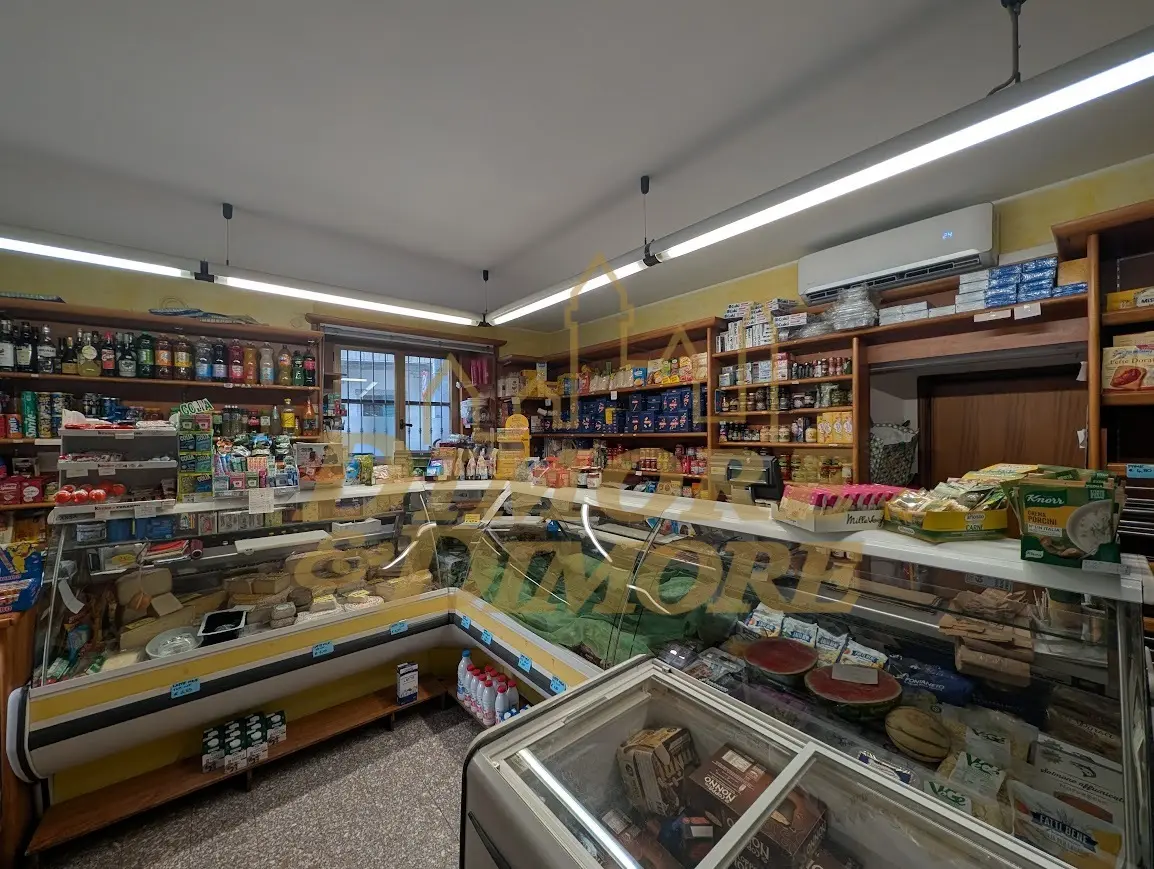 Immagine per Alimentare in vendita a Premosello-Chiovenda piazza Bolzani 4