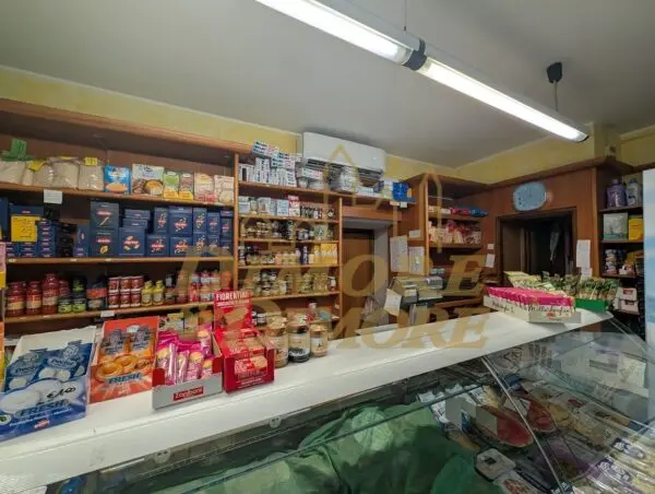 Alimentare piazza Bolzani 4, Premosello-Chiovenda