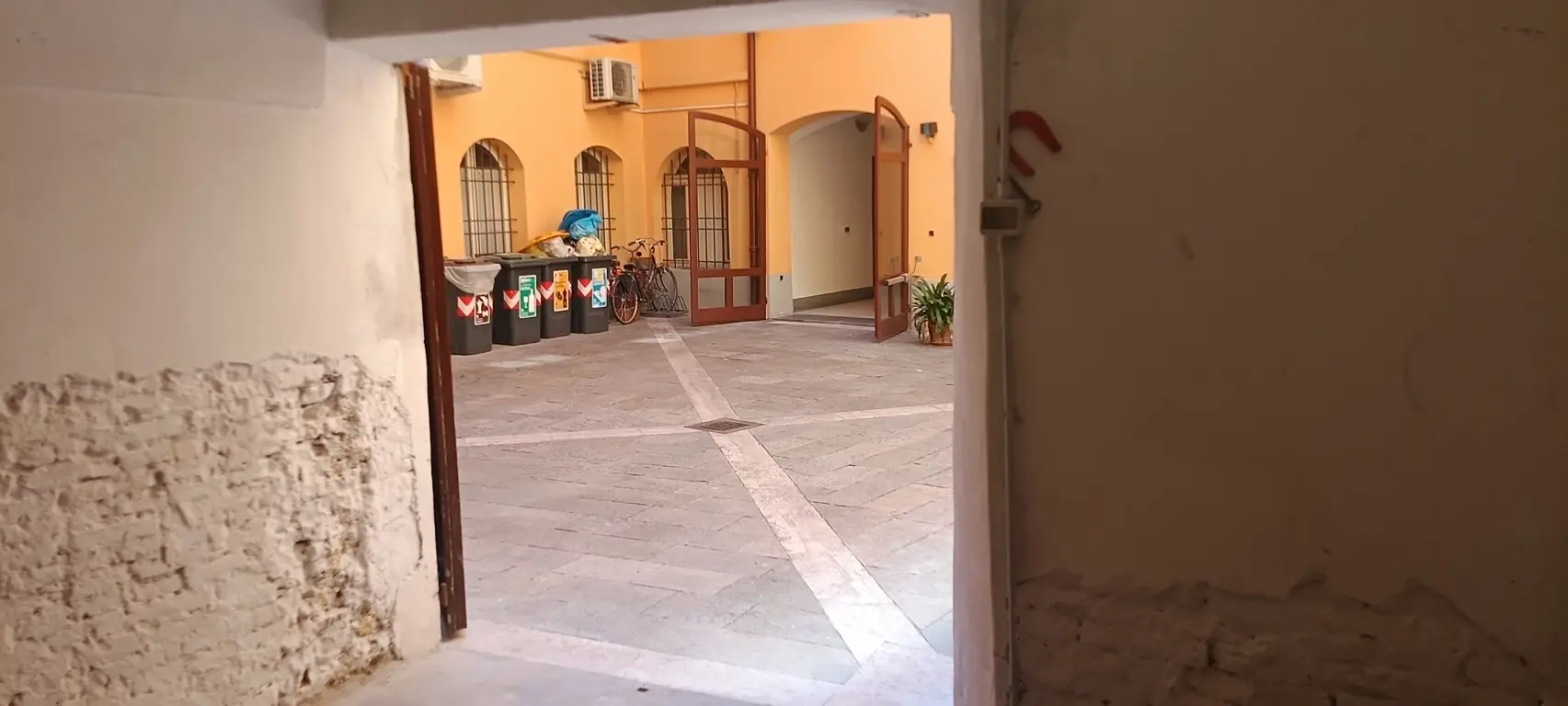 Immagine per Garage in vendita a Modena via Dei Balugola 14