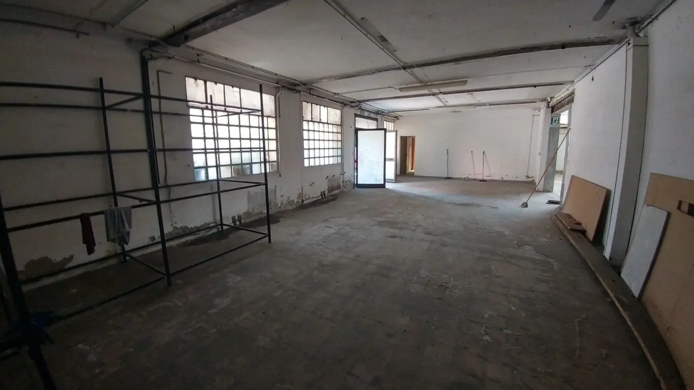 Immagine per Industriale in vendita a Modena via Del Murazzo 96a
