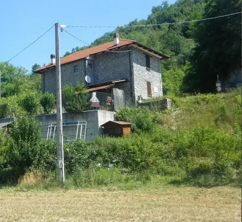 Villa via Regione San Michele 3, Castelletto Uzzone
