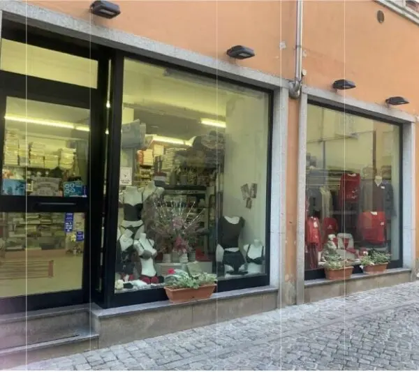 Capannone via Roma 7, Valenza