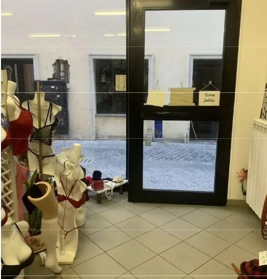 Capannone via Roma 7, Valenza
