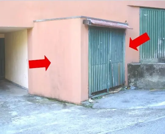 Immagine per Garage in asta a Genova via Del Roccolo 37/24