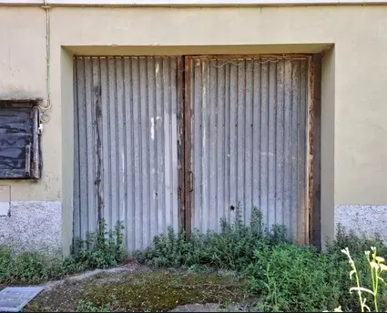 Immagine per Locale commerciale in asta a Genova via Montelungo 2