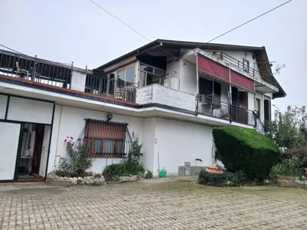 Villa Bifamiliare via Villafranca Piemonte 6, Faule