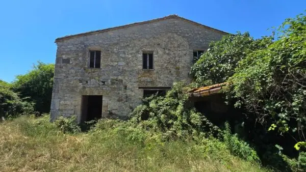 Casale strada Provinciale 92, Baschi