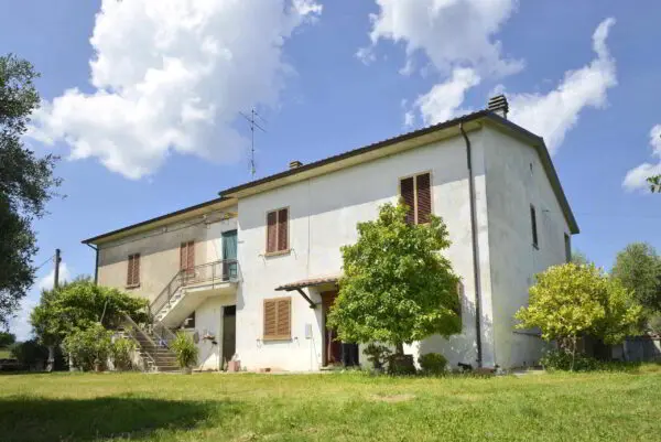 Villa via Vocabolo Copio, Baschi